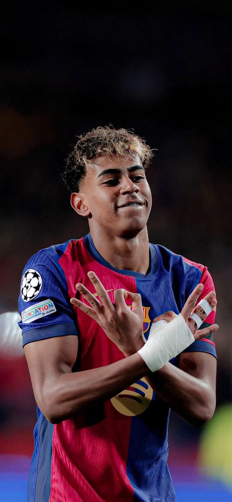 0-3不敌拜仁，勒沃库森连续37场德甲客场不败纪录遭终结（0-3负拜仁，勒沃库森德甲客场37场不败告终）