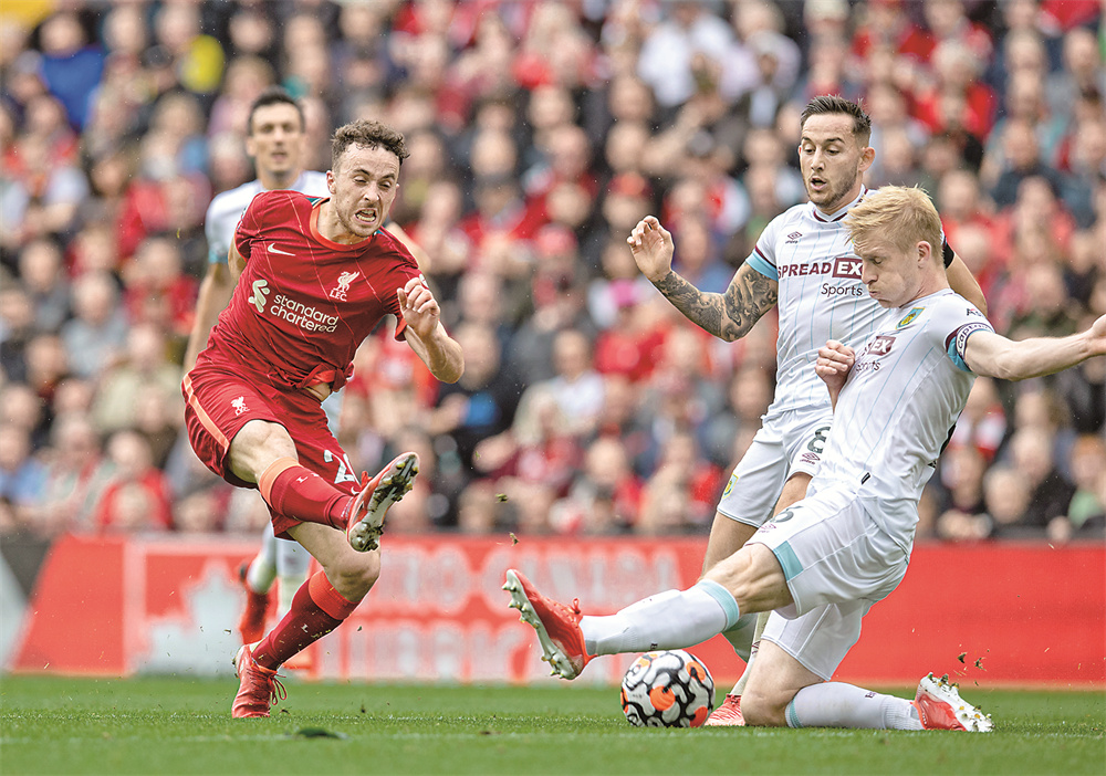 狼队主帅：三个丢球如孩童游戏般白送曼联