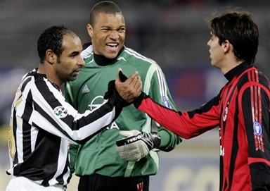 大巴黎锋线迎集体爆发 1隐患或致红军客场难胜（巴黎锋线全面复苏 一隐忧恐令红军客场难取胜）