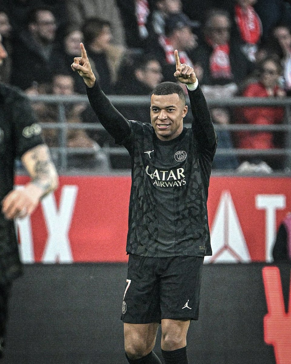 皇马一战3红6黄！金哨详解争议判罚：2红没问题，输球别怪裁判