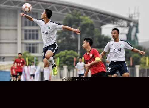 法尔克：很高兴球队能与红牛集团合作，有问题会与克洛普交谈（法尔克：欣见球队携手红牛集团，如有问题将与克洛普沟通）