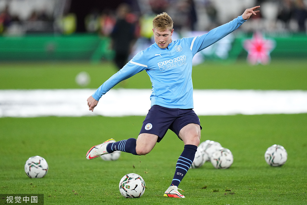 马卡解析亚马尔新庆祝动作：致敬足球游戏角色必杀技（马卡解读亚马尔全新庆祝方式：向足球游戏角色的必杀招式致敬）