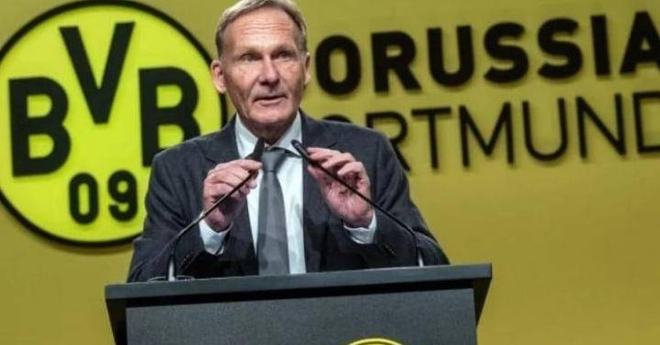 前青训教练：有曼联青训球员外租离队后耍大牌 经常有人不服气（前青训教练称部分曼联青训球员外租后摆架子，队内不满情绪频现）