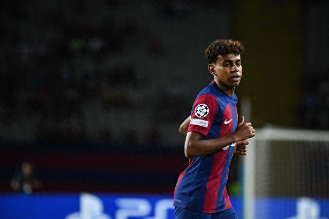 姆巴佩祝贺阿什拉夫获得非洲足球先生：我的兄弟，非洲之王（姆巴佩为阿什拉夫加冕非洲足球先生送上祝福：我的兄弟，非洲之王）