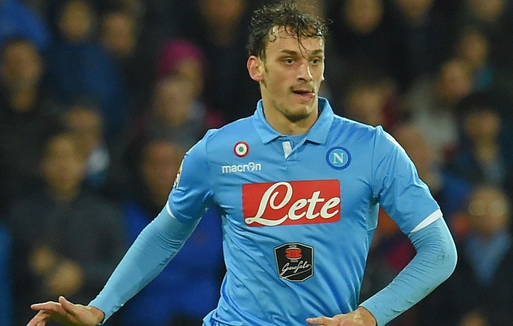 西班牙人俱乐部收入翻倍目标如何避免足球界的常见财务陷阱？（西班牙人俱乐部冲刺营收翻倍，如何避开足坛常见财务雷区？）