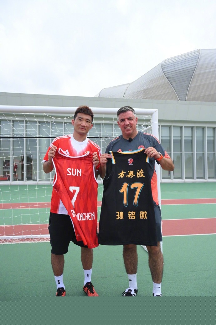 惠灵顿凤凰vs麦克阿瑟首发：长泽和辉先发，池东沅出战（惠灵顿凤凰vs麦克阿瑟首发出炉：长泽和辉入列，池东沅登场）